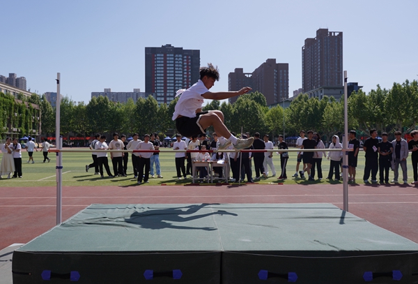 学校2026年春季田径运动会圆满举行